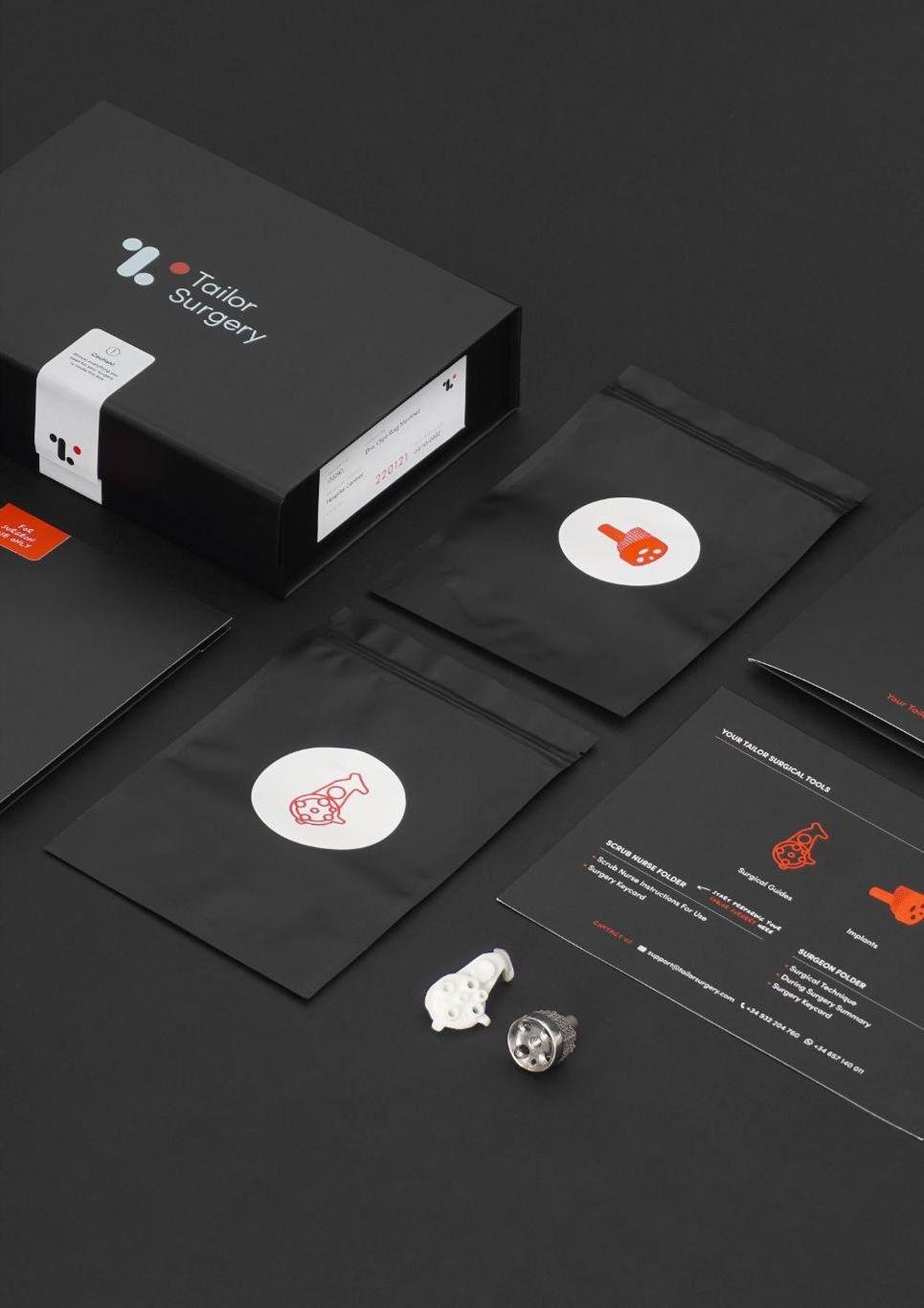 Sealed case box with its batch label, two sterile pouches, a patient-specific guide and a custom-made implant, and the contents sheet